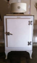 icebox01b.JPG